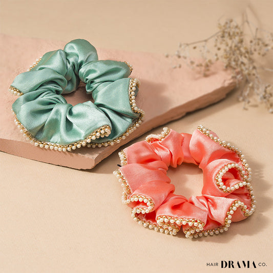 Conjunto de 2 scrunchies em cetim de seda com pérolas - rosa e verde menta