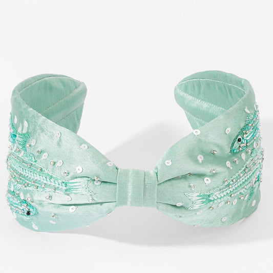 Fita de cabeça com nó bordado com peixe