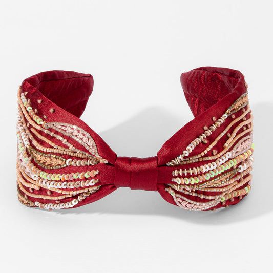 Fita de cabeça com nó bordada em escarlate
