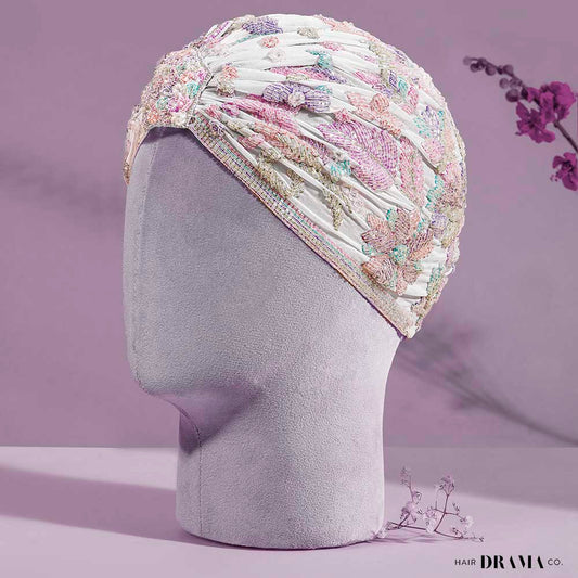Turbante com aplicações florais - Multicolor