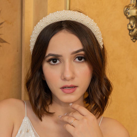 Tiara de Pérolas com Pompons - Branca