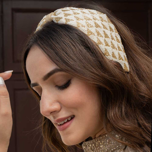 Fita de cabelo Selene com nó - Branca e dourada